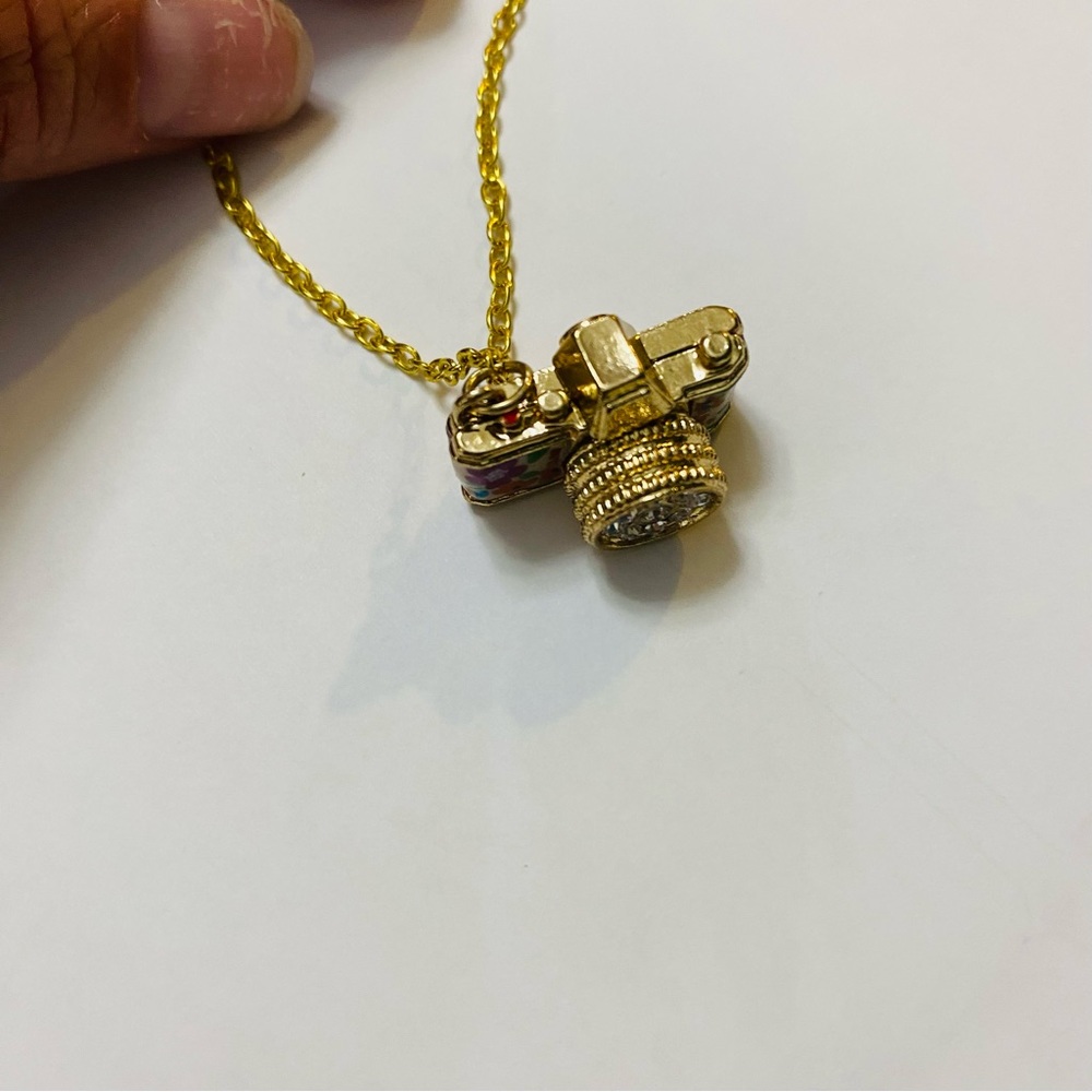 FOREVER 21 Floral Camera Necklace - Picture 3 of 8